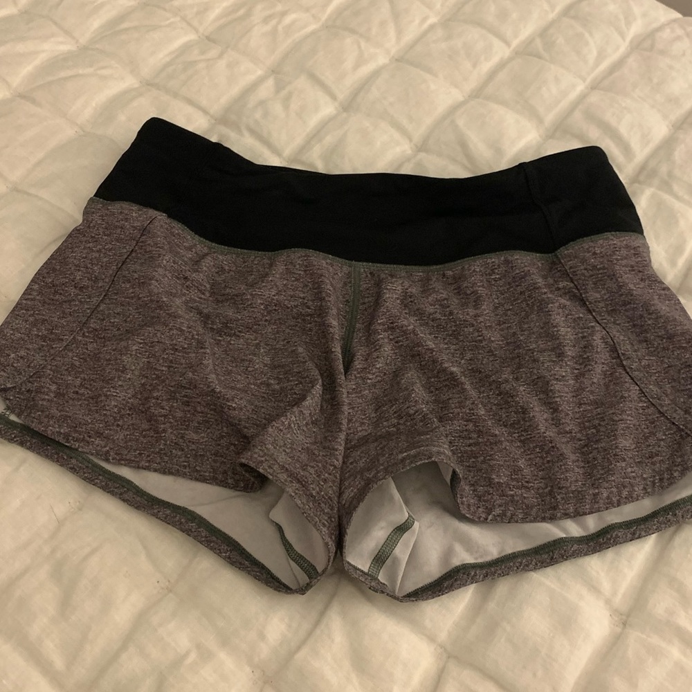 Lululemon heather gray sz 4 shorts